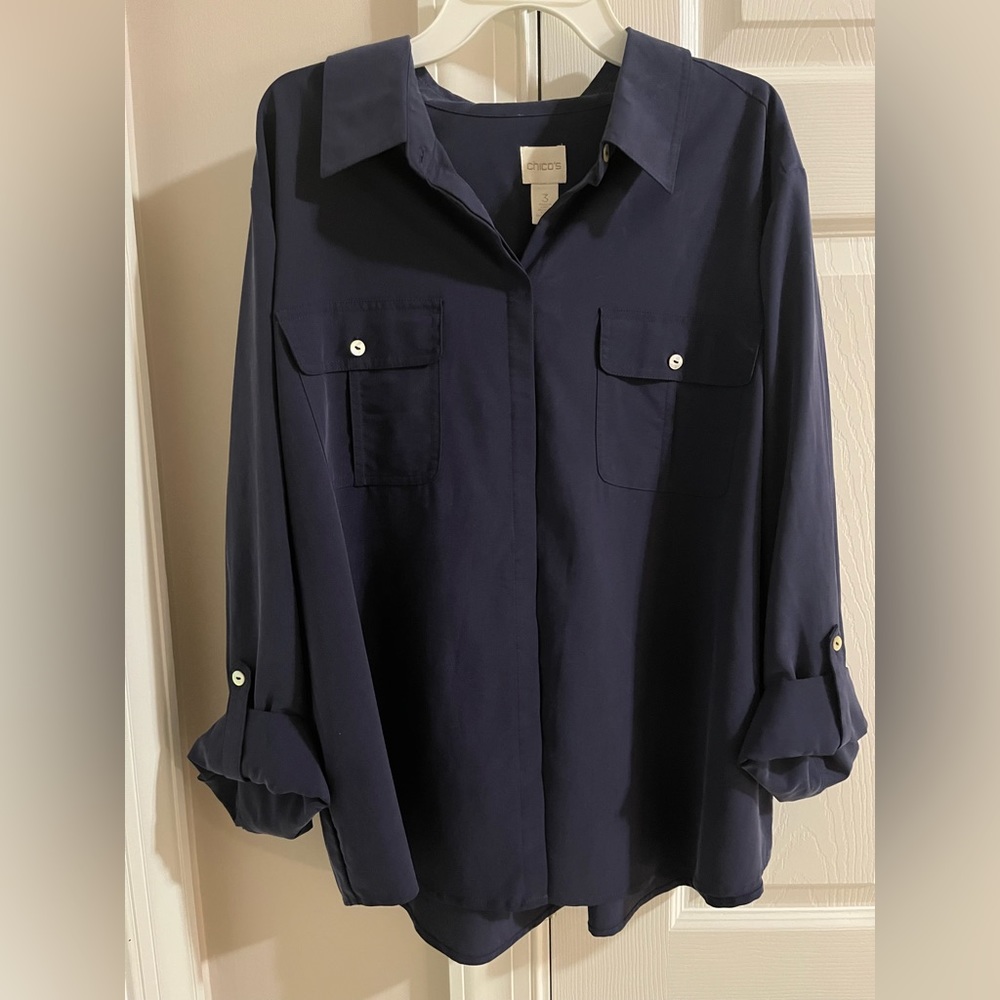 Size 3 (XL) Chicos Blue Two Front Pocket Long Sleeve Button Down